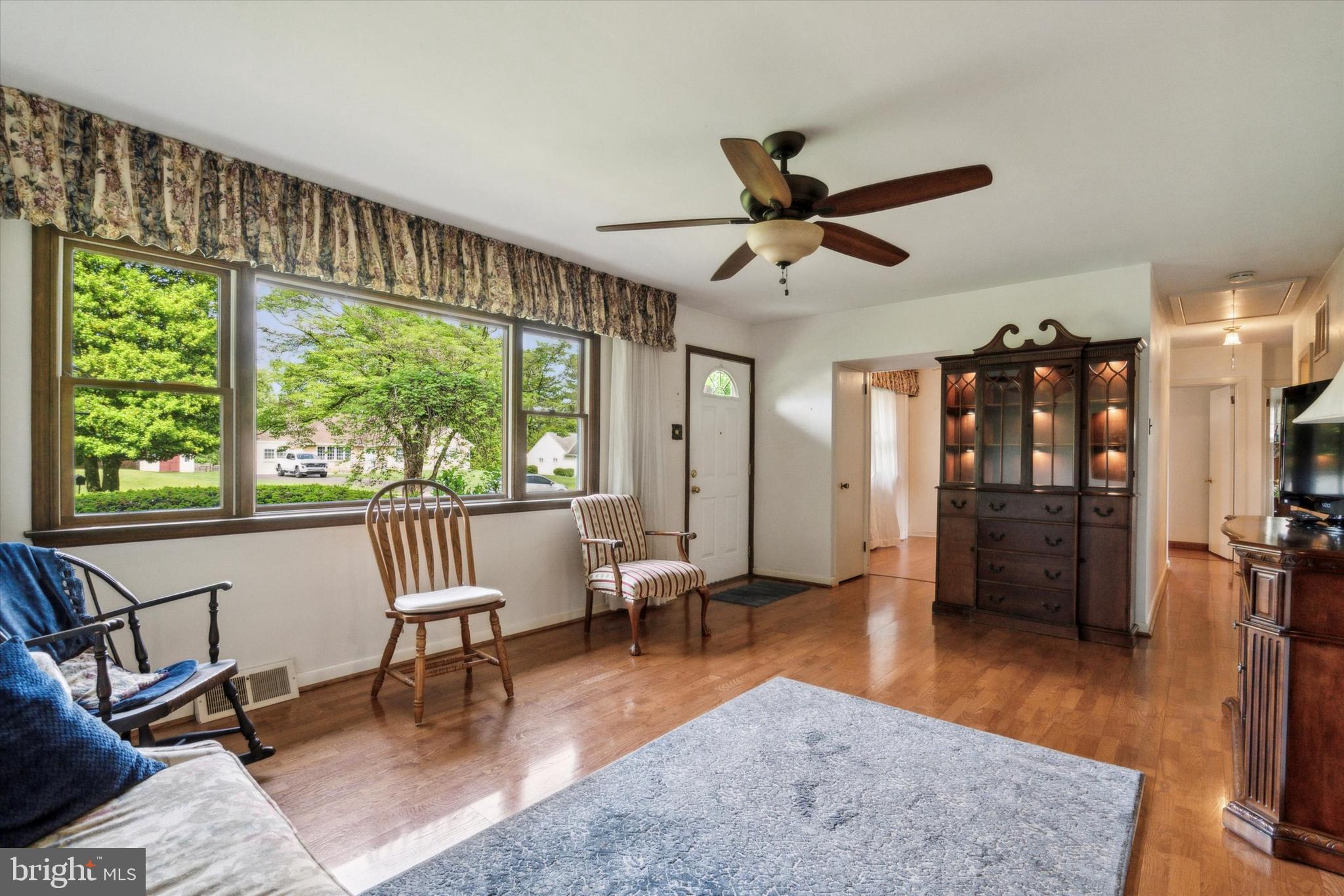 732 Elizabeth Road Jenkintown, PA 19046 - Photo 3 of 13