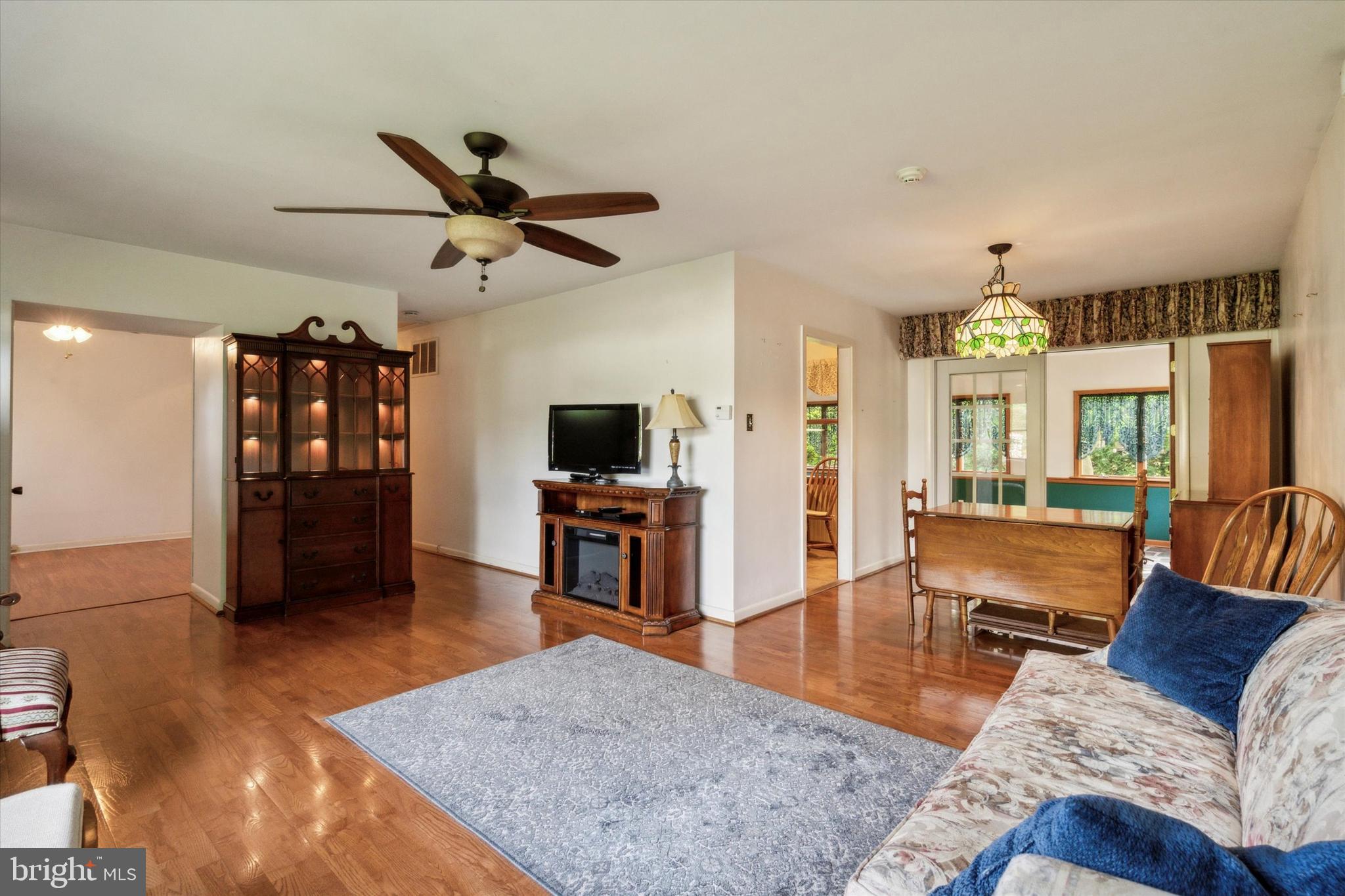 732 Elizabeth Road Jenkintown, PA 19046 - Photo 4 of 13