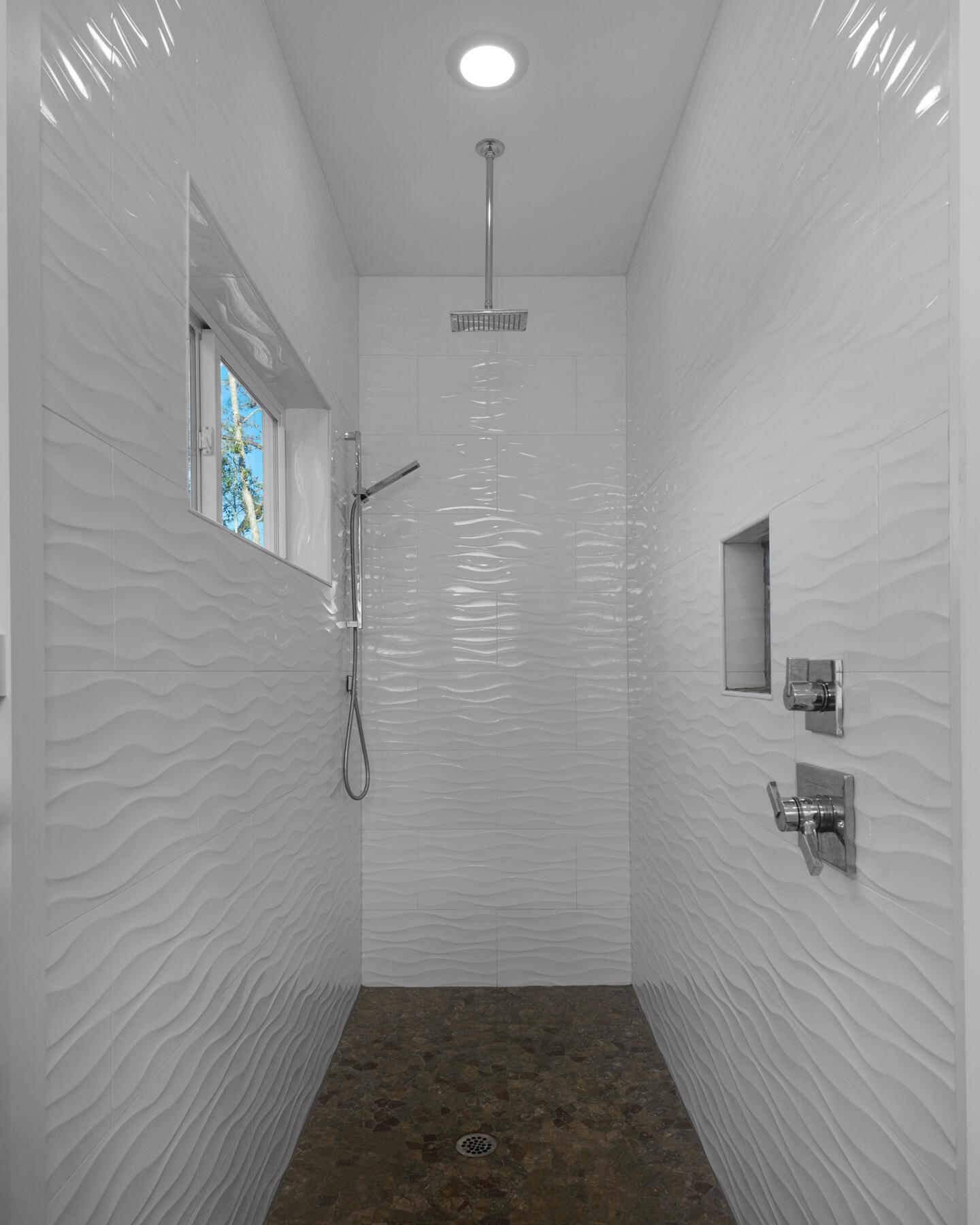 515 Whitfield Road Freeport, FL 32439 - Photo 19 of 39 a bathroom with a shower