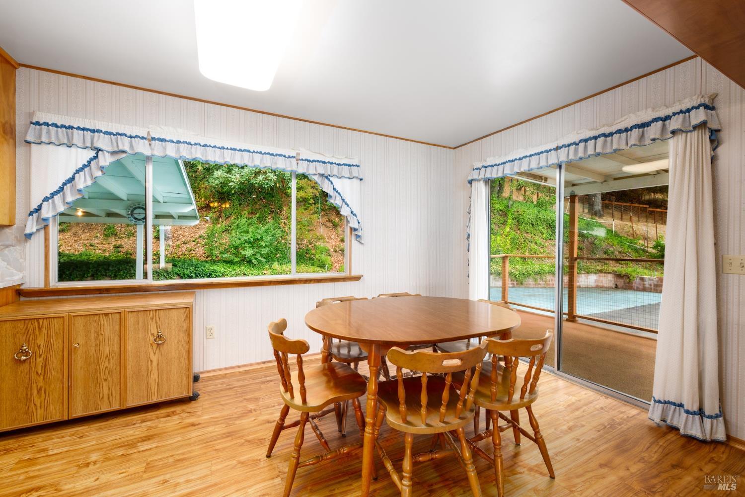 1135 Palomino Road Cloverdale, CA 95425 - Photo 18 of 42 a dining room with furniture and window