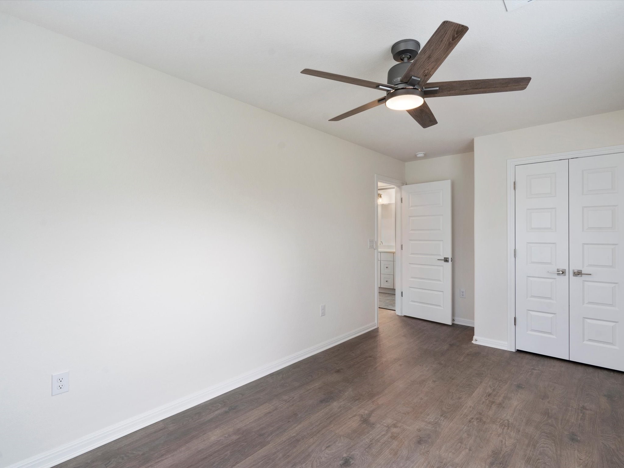 21007 Coleman Branch Creek Road Manor, TX 78653 - Photo 21 of 31 Secondary bedroom with neutral finishes.