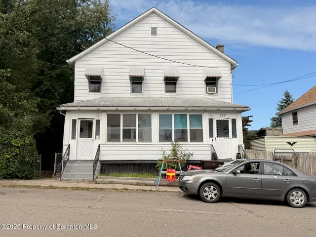 $195,000 | 223-225 Green Street, Edwardsville, PA 18704