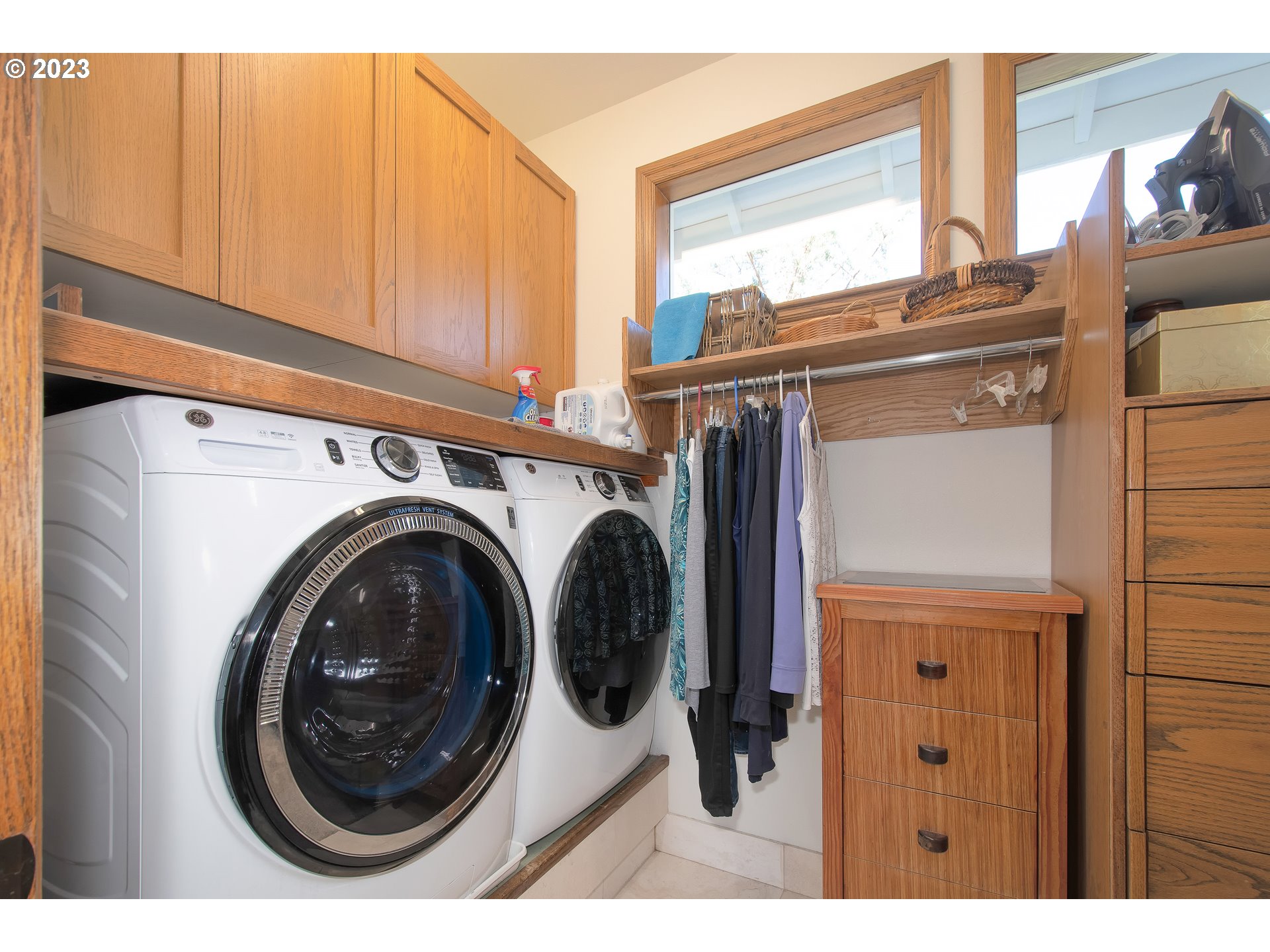 206 Pebble Lane Kalama, WA 98625 - Photo 25 of 47 a view of washer and dryer