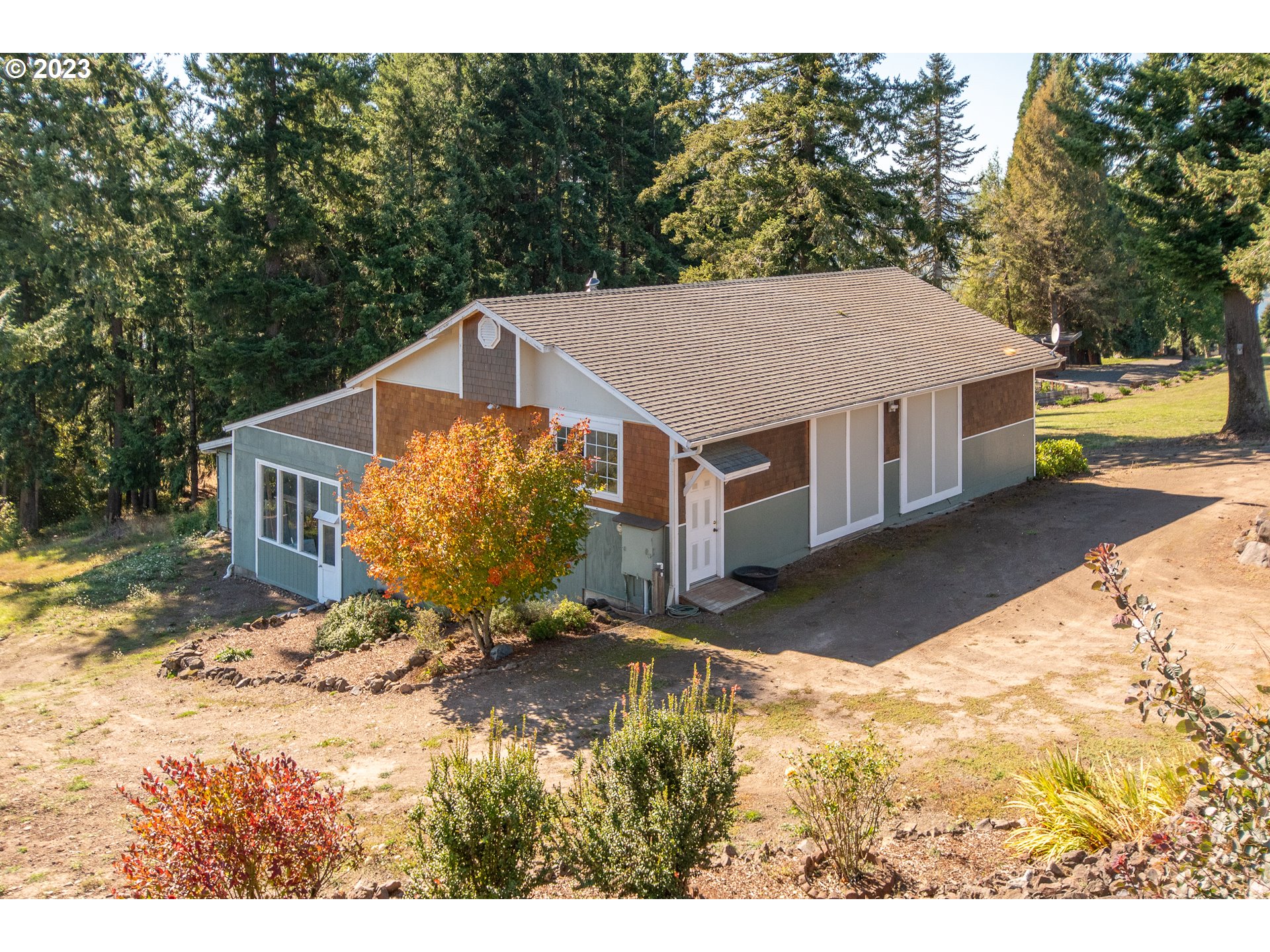 206 Pebble Lane Kalama, WA 98625 - Photo 40 of 47 a view of a house with a yard covered in snow
