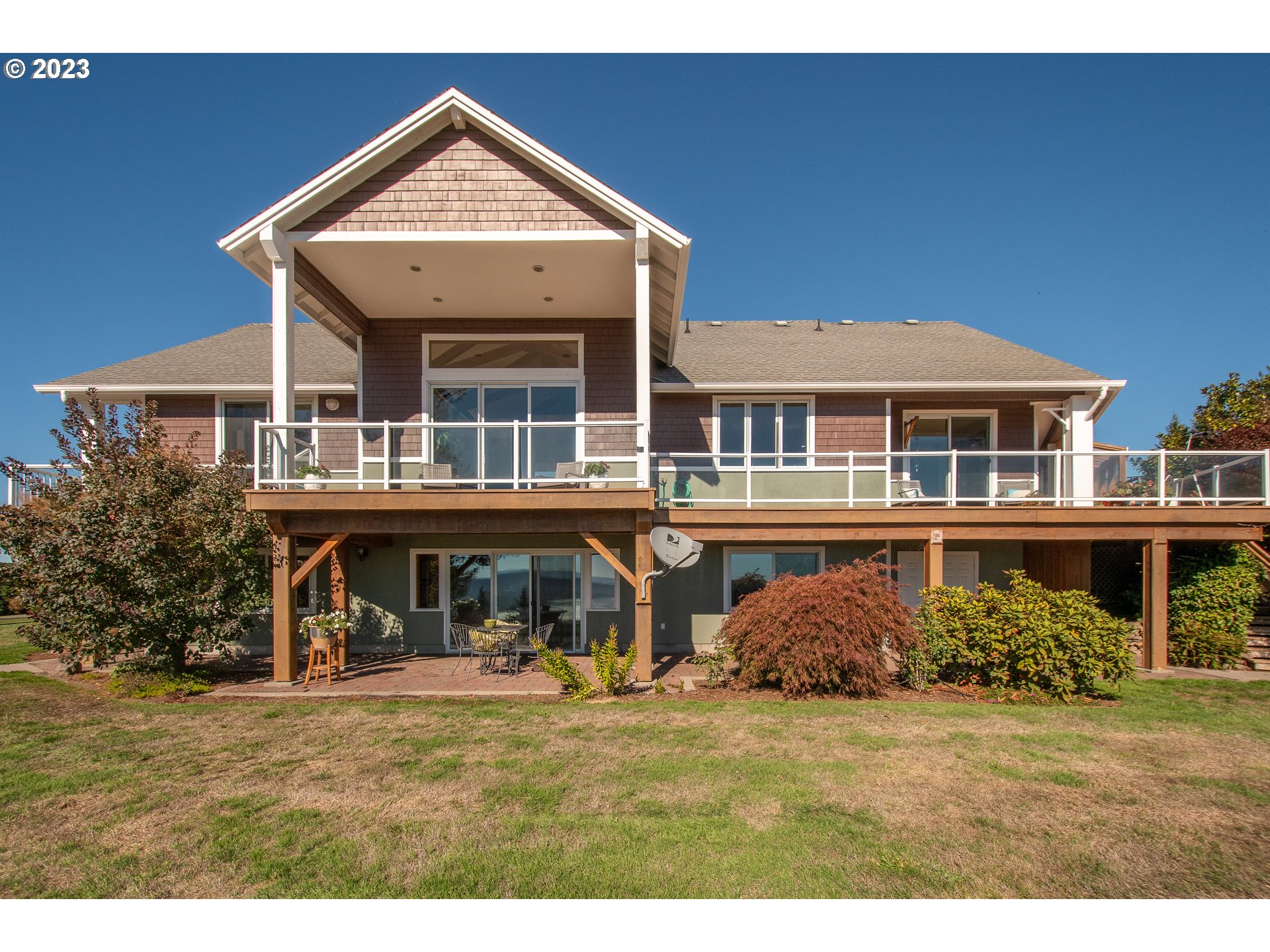 206 Pebble Lane Kalama, WA 98625 - Photo 45 of 47 a front view of a house with garden