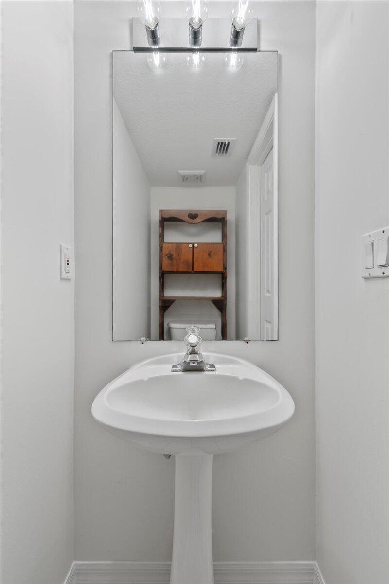 5143 Elpine Way Riviera Beach, FL 33418 - Photo 9 of 41 20250901233936154730000000-o