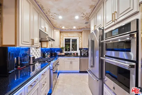 $1,388,777 | 17419 Cohasset Street, Lake Balboa, CA 91406