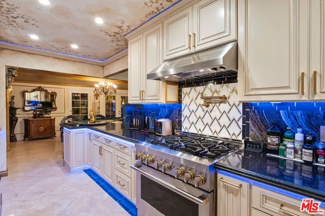 $1,388,777 | 17419 Cohasset Street, Lake Balboa, CA 91406