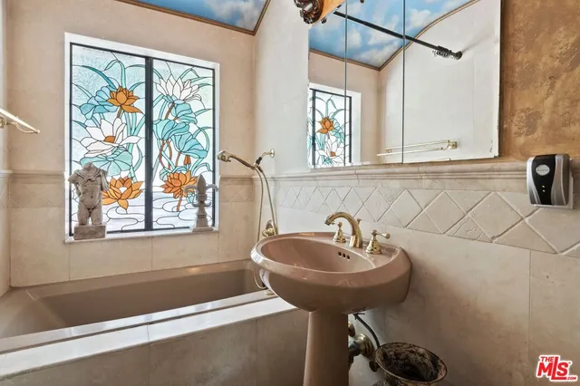 $1,388,777 | 17419 Cohasset Street, Lake Balboa, CA 91406