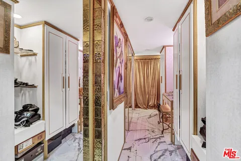 $1,388,777 | 17419 Cohasset Street, Lake Balboa, CA 91406