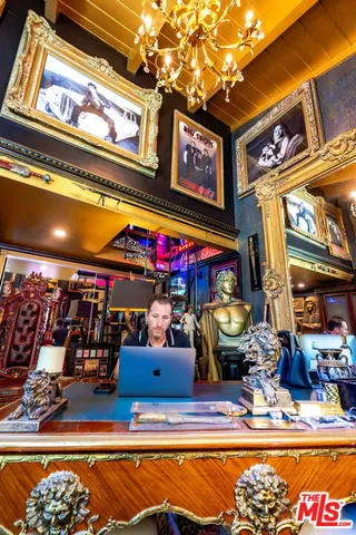 $1,388,777 | 17419 Cohasset Street, Lake Balboa, CA 91406