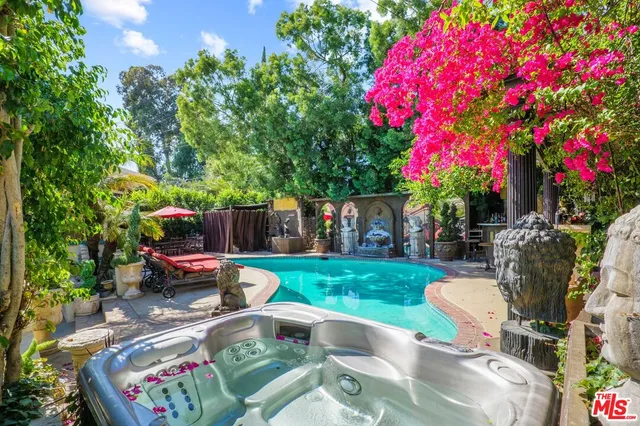 $1,388,777 | 17419 Cohasset Street, Lake Balboa, CA 91406