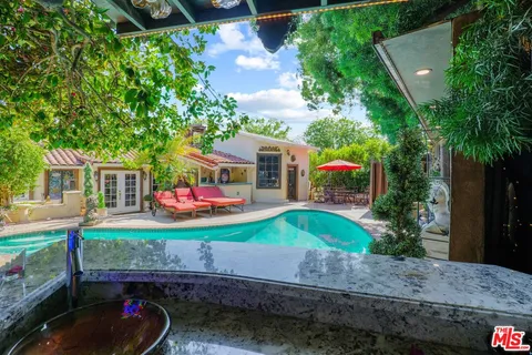 $1,388,777 | 17419 Cohasset Street, Lake Balboa, CA 91406