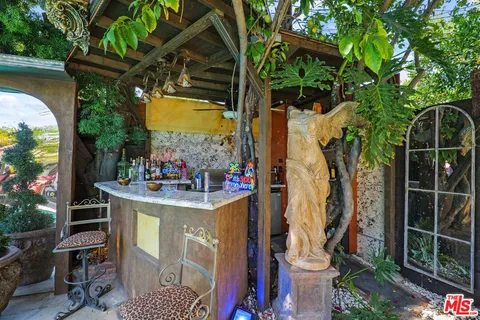 $1,388,777 | 17419 Cohasset Street, Lake Balboa, CA 91406