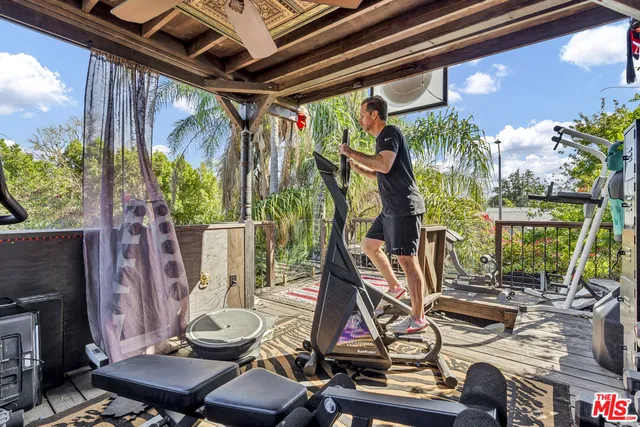 $1,388,777 | 17419 Cohasset Street, Lake Balboa, CA 91406