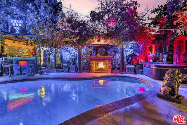 $1,388,777 | 17419 Cohasset Street, Lake Balboa, CA 91406