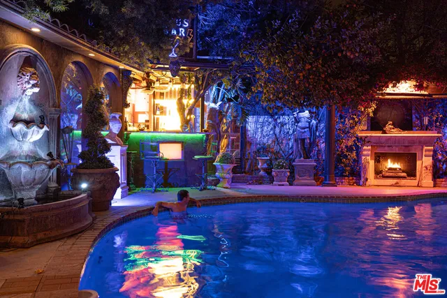 $1,388,777 | 17419 Cohasset Street, Lake Balboa, CA 91406