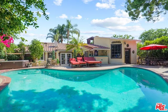 $1,388,777 | 17419 Cohasset Street, Lake Balboa, CA 91406