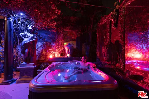 $1,388,777 | 17419 Cohasset Street, Lake Balboa, CA 91406