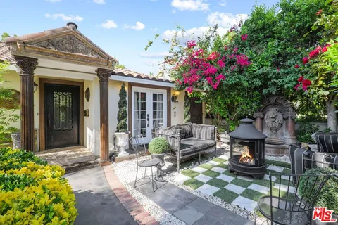 $1,388,777 | 17419 Cohasset Street, Lake Balboa, CA 91406