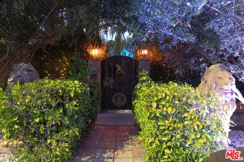 $1,388,777 | 17419 Cohasset Street, Lake Balboa, CA 91406