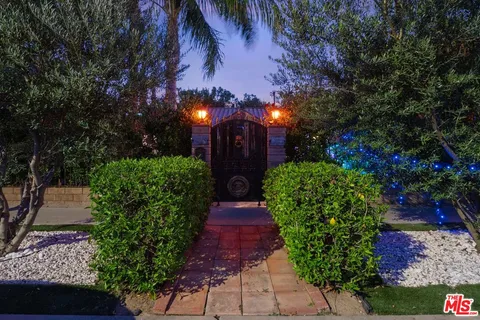 $1,388,777 | 17419 Cohasset Street, Lake Balboa, CA 91406