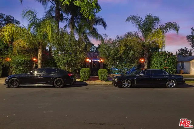 $1,388,777 | 17419 Cohasset Street, Lake Balboa, CA 91406