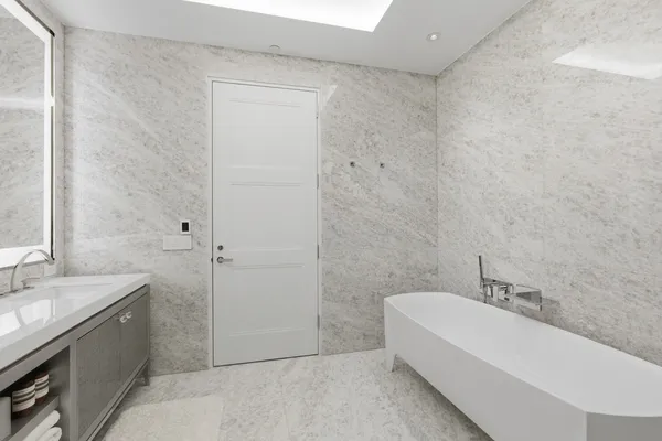 $32,000 | 35 Hudson Yards, Unit 8403 | Hudson Yards