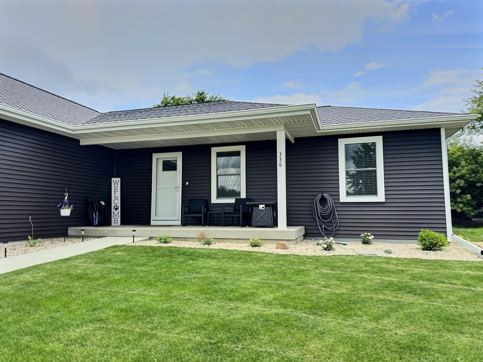 336 Village Lane Ripon, WI 54971 - Photo 2 of 29