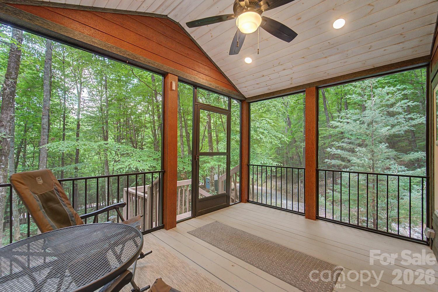243 Jonquil Wds Road Franklin, NC 28734 - Photo 4 of 48