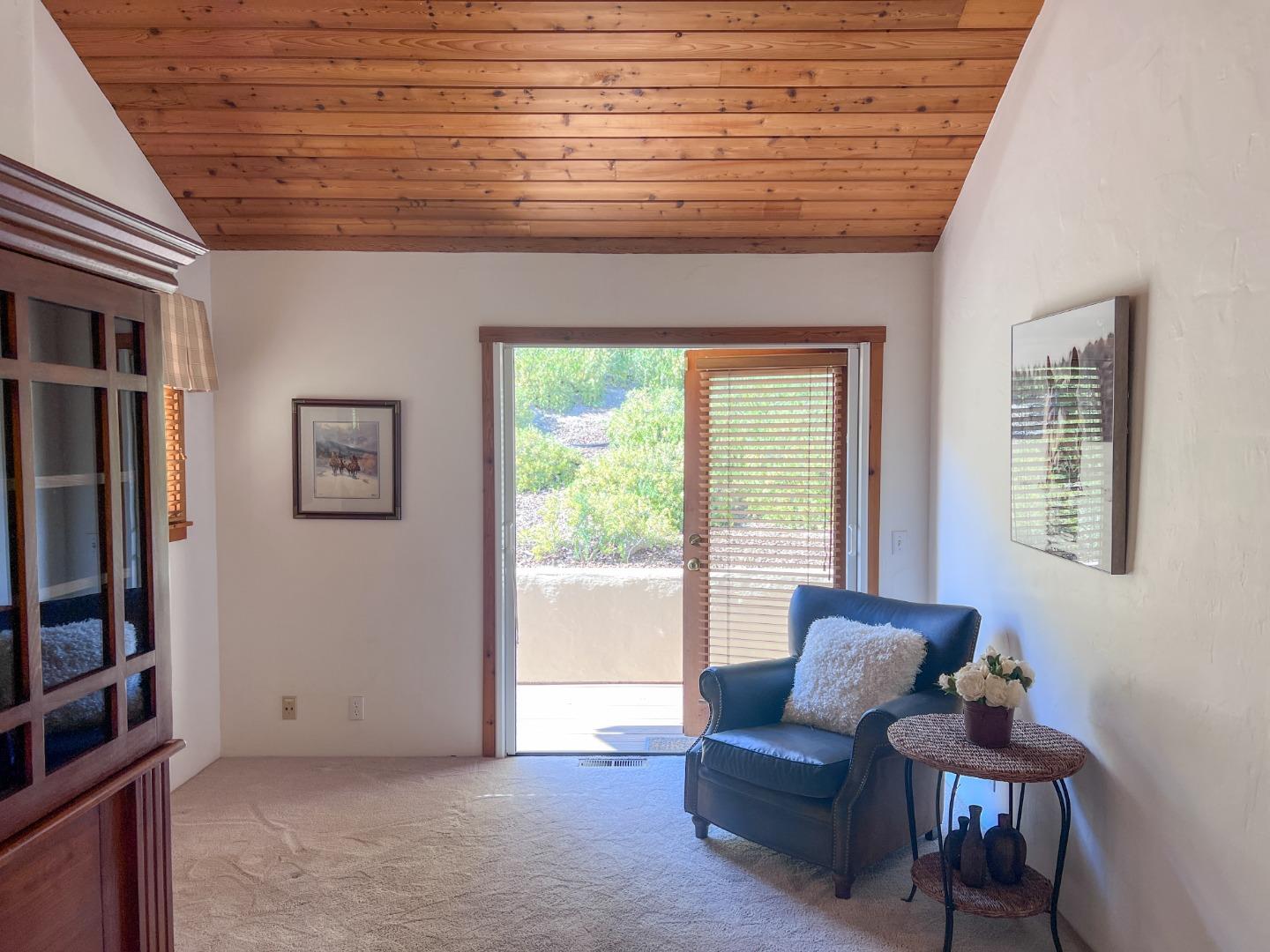 442 Corral De Tierra Road Salinas, CA 93908 - Photo 24 of 48 a living room with furniture and a window