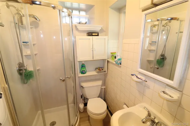 a view of a livingroom with a fireplace