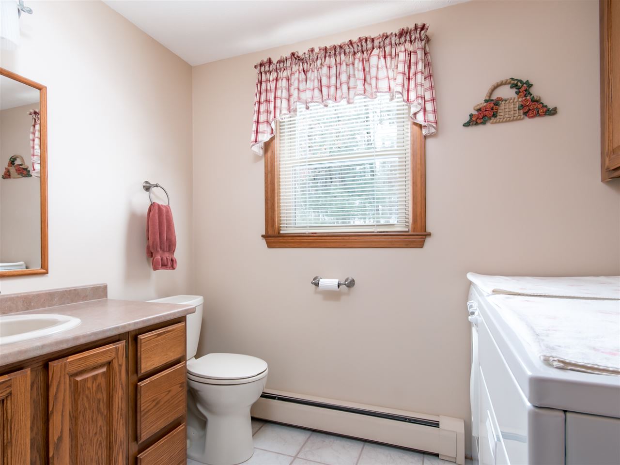 32 Beechwood Road Hudson, NH 03051 - Photo 8 of 17