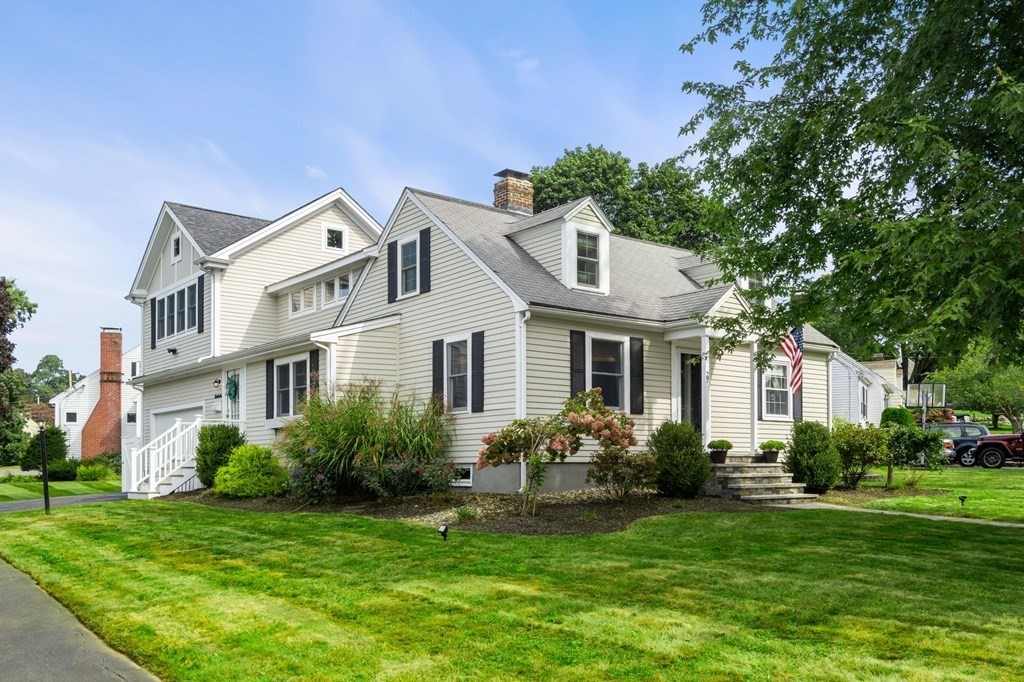 27 Stafford Road Danvers, MA 01923 - Photo 1 of 37 Gallery Image 1