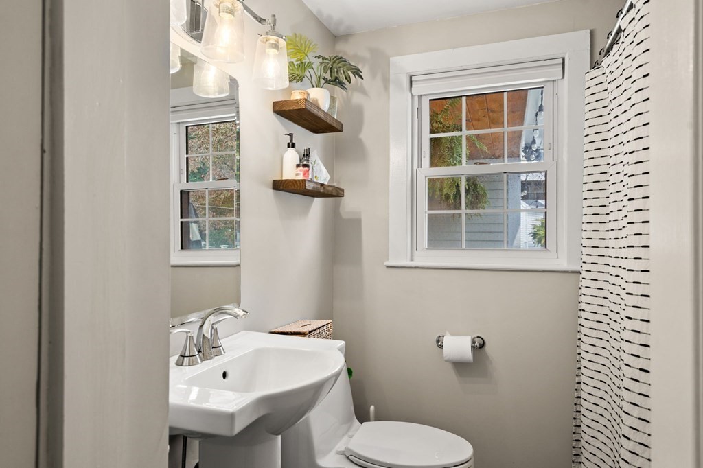 27 Stafford Road Danvers, MA 01923 - Photo 18 of 37 Gallery Image 18