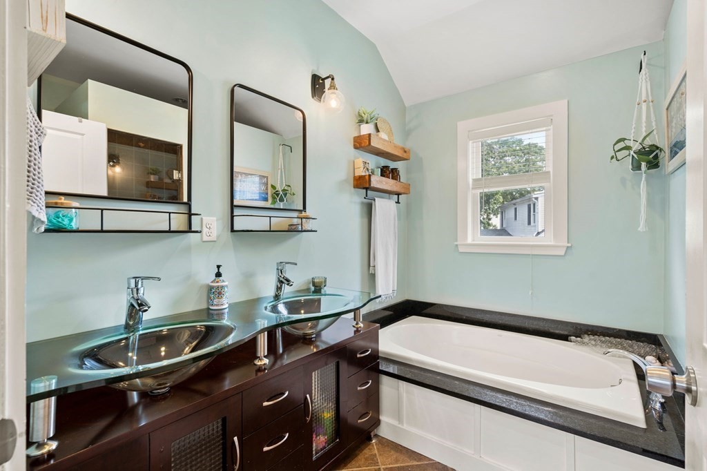 27 Stafford Road Danvers, MA 01923 - Photo 23 of 37 Gallery Image 23