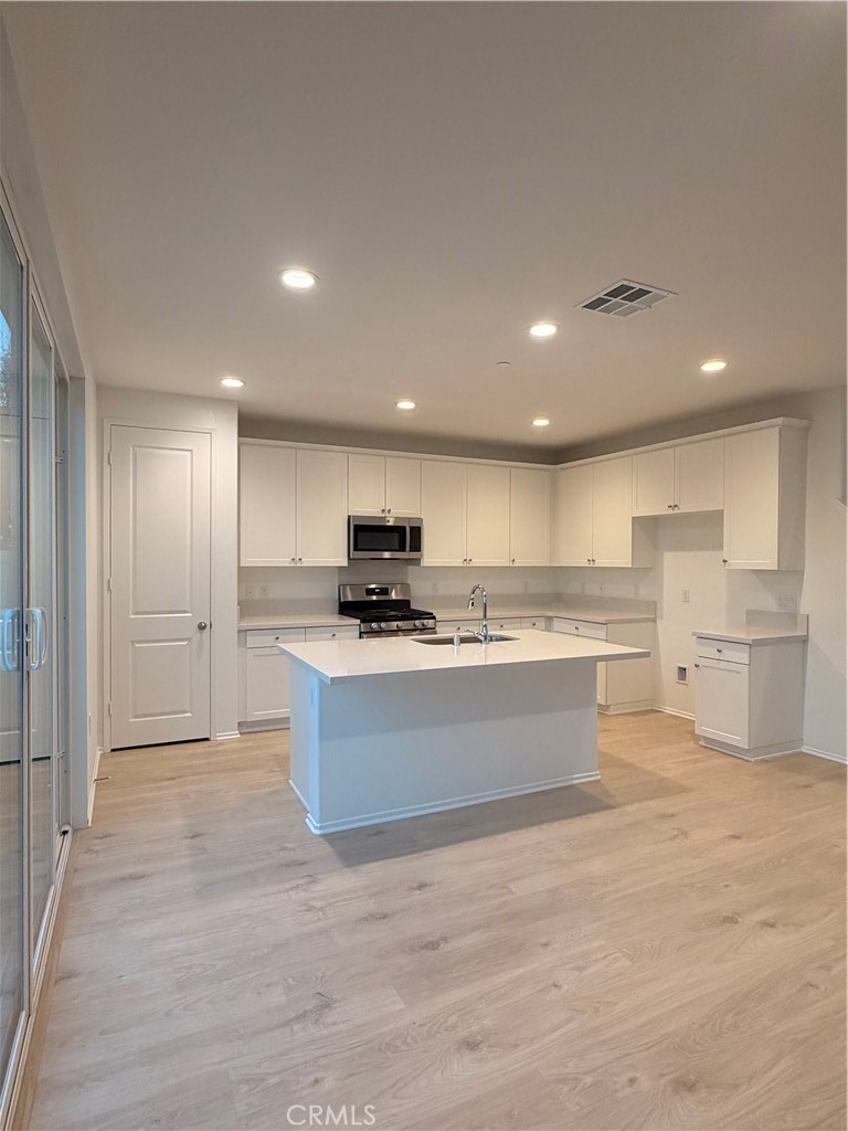 622 Clarence Muse Loop Perris, CA 92570 - Photo 5 of 13