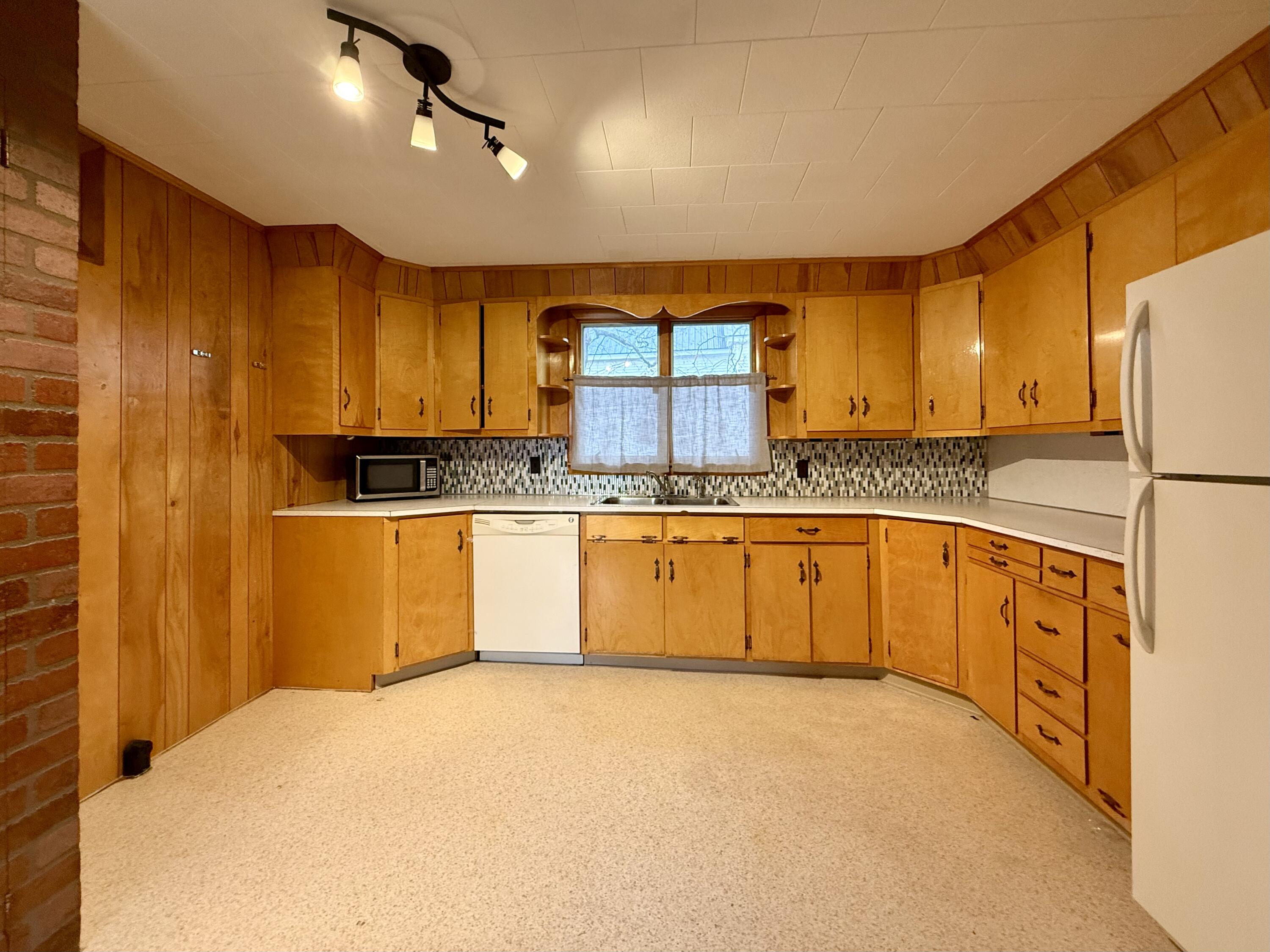91 Downes Street Calais, ME 04619 - Photo 8 of 62 Kitchen