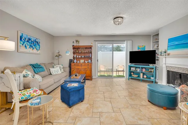 $381,900 | 132 South Island Square Drive, St. Simons Island, GA 31522