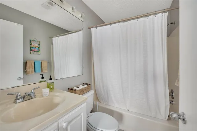 $381,900 | 132 South Island Square Drive, St. Simons Island, GA 31522