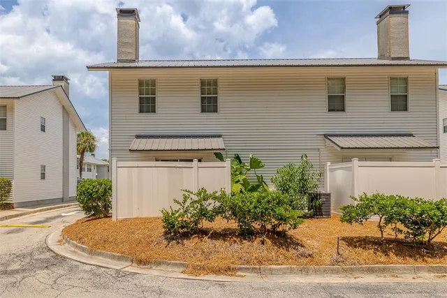 $381,900 | 132 South Island Square Drive, St. Simons Island, GA 31522