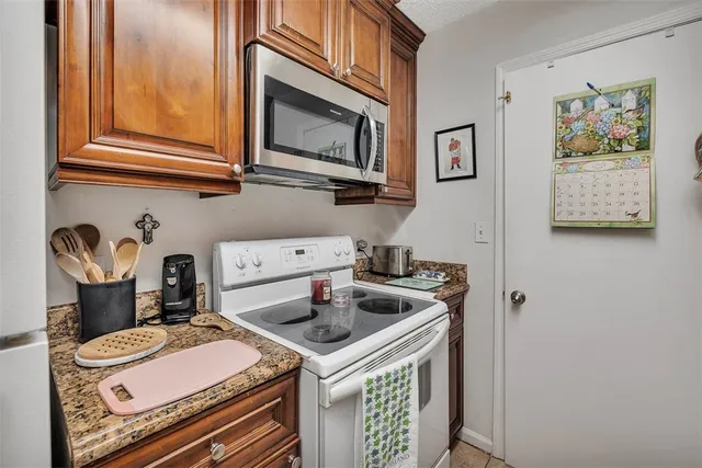 $381,900 | 132 South Island Square Drive, St. Simons Island, GA 31522