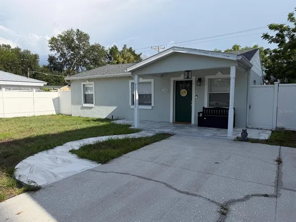 $3,200 | 4714 West Lawn Avenue, Tampa, FL 33611