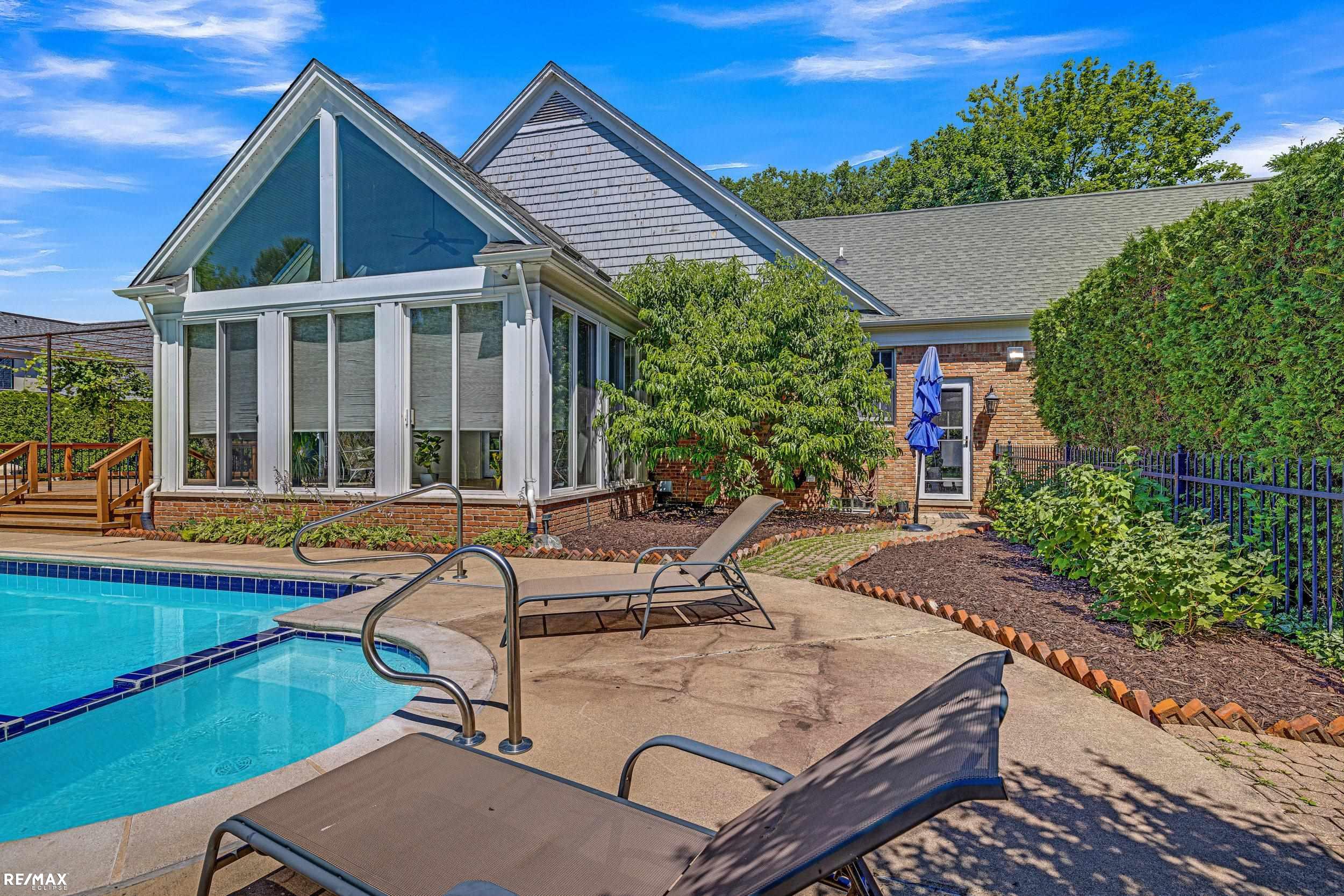 895 Bishop Road Grosse Pointe, MI 48230 - Photo 48 of 57 50147351-b4ceeb5f-c38b-4ca5-b082-3274b8af2f14.JPG