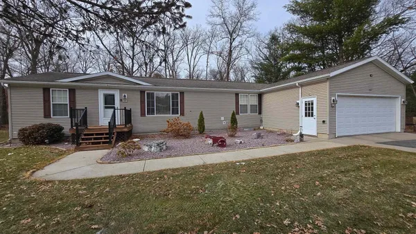 $349,800 | 285 Berry Lane, Wisconsin Dells, WI 53965