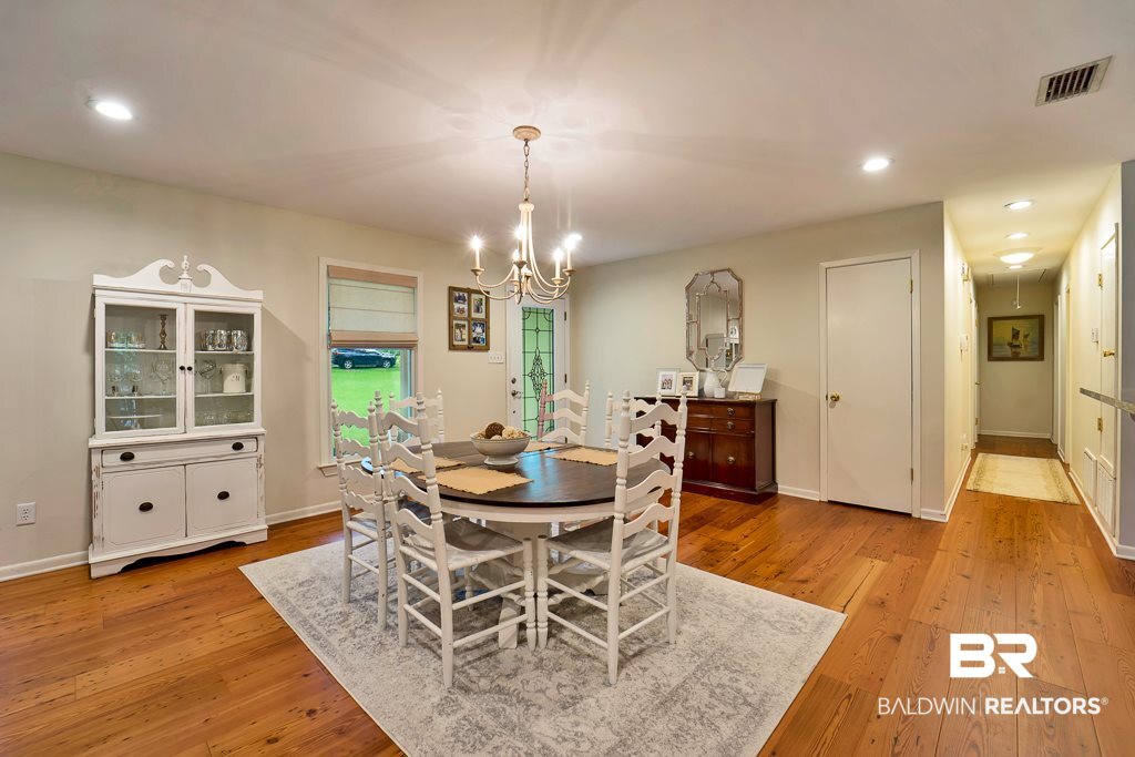 813 Holt Street Daphne, AL 36526 - Photo 2 of 25