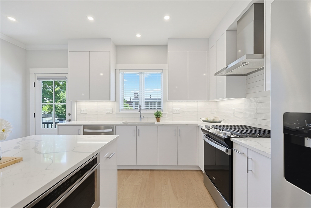 29 Cherry Street, Unit 3 Waltham, MA 02453 - Photo 14 of 41