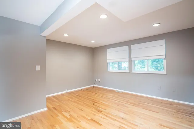 $2,700 | 2811 Middleboro Drive, Falls Church, VA 22042