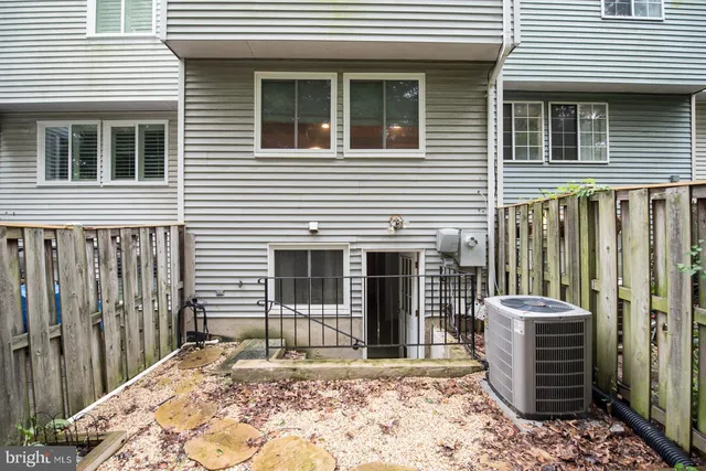 $2,700 | 2811 Middleboro Drive, Falls Church, VA 22042