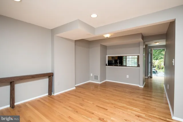 $2,700 | 2811 Middleboro Drive, Falls Church, VA 22042